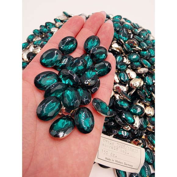 HUGE Vintage West German Emerald Green Faceted Glass Cabochon Lot 18x13mm - Picture 6 of 11